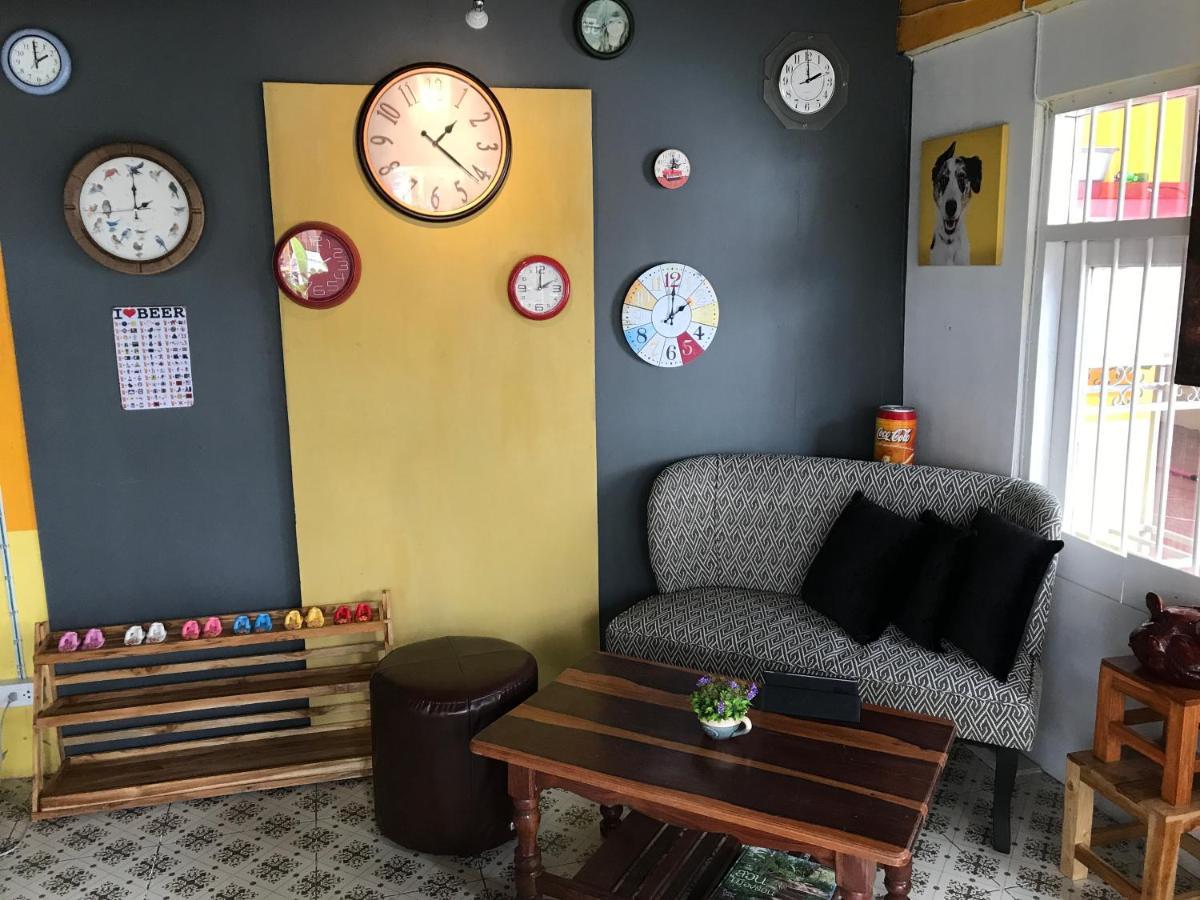 Gate 14 Inn Nakhon Phanom Buitenkant foto