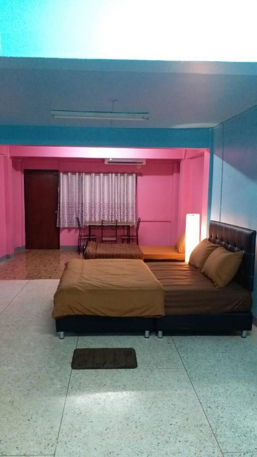 Gate 14 Inn Nakhon Phanom Buitenkant foto