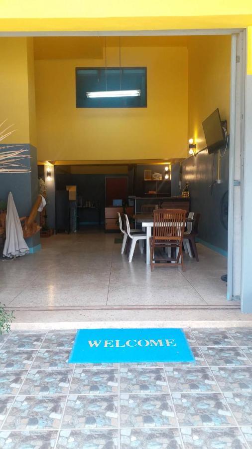 Gate 14 Inn Nakhon Phanom Buitenkant foto